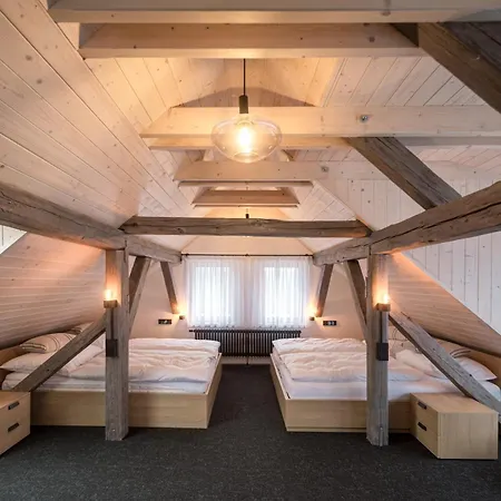 Casa vacanze Stará škola - Alte Schule, Loučná Jindrichovice