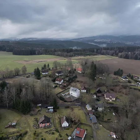 Casa vacanze Stará škola - Alte Schule, Loučná Jindrichovice