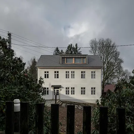 Stará škola - Alte Schule, Loučná * Jindrichovice