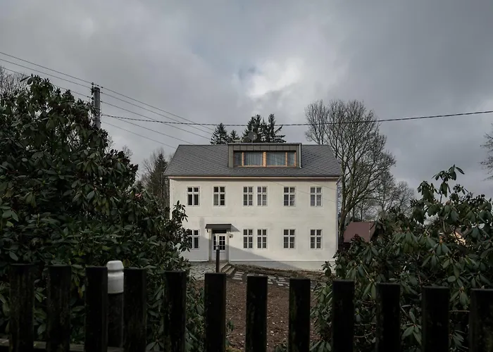 Stará škola - Alte Schule, Loučná * Jindrichovice